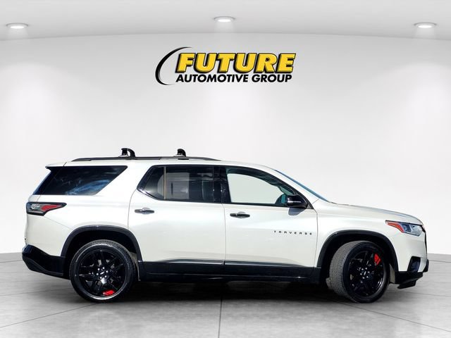 Used 2021 Chevrolet Traverse Premier w/ Redline Edition AWD/4WD image 3