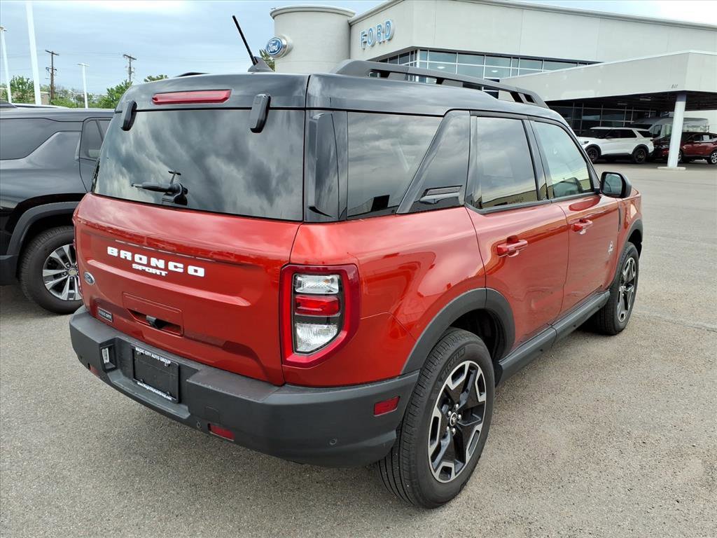 Certified 2024 Ford Bronco Sport Outer Banks w/ Tech Package AWD/4WD image 4