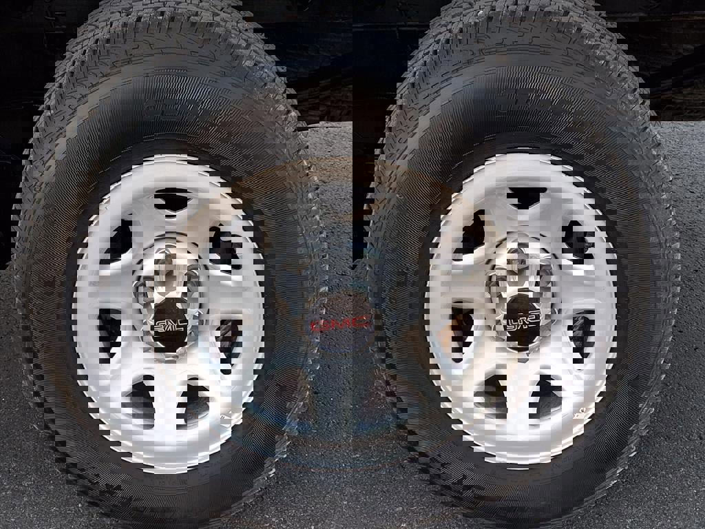 Used 2018 GMC Sierra 1500 4x4 Regular Cab w/ Sierra Convenience Package image 8