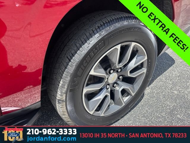 Used 2022 Chevrolet Suburban LT w/ Luxury Package RWD image 5