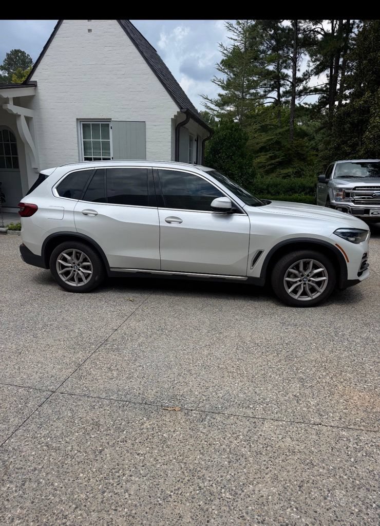 Used 2019 BMW X5 xDrive40i w/ Convenience Package AWD/4WD image 2