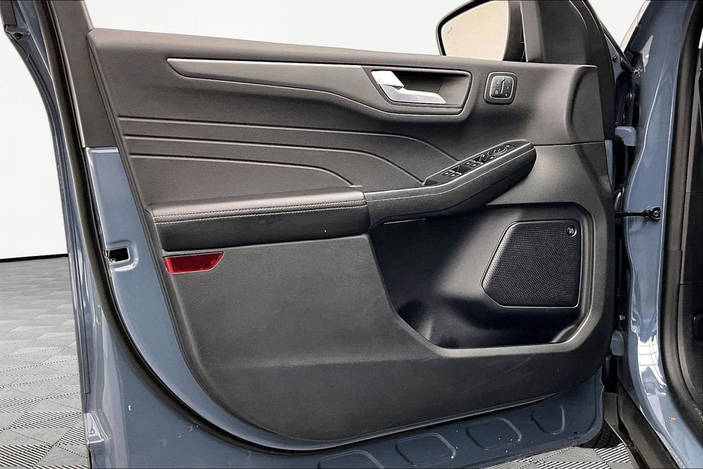 Certified 2025 Ford Escape Active w/ Active Premium Tech Pack FWD image 23