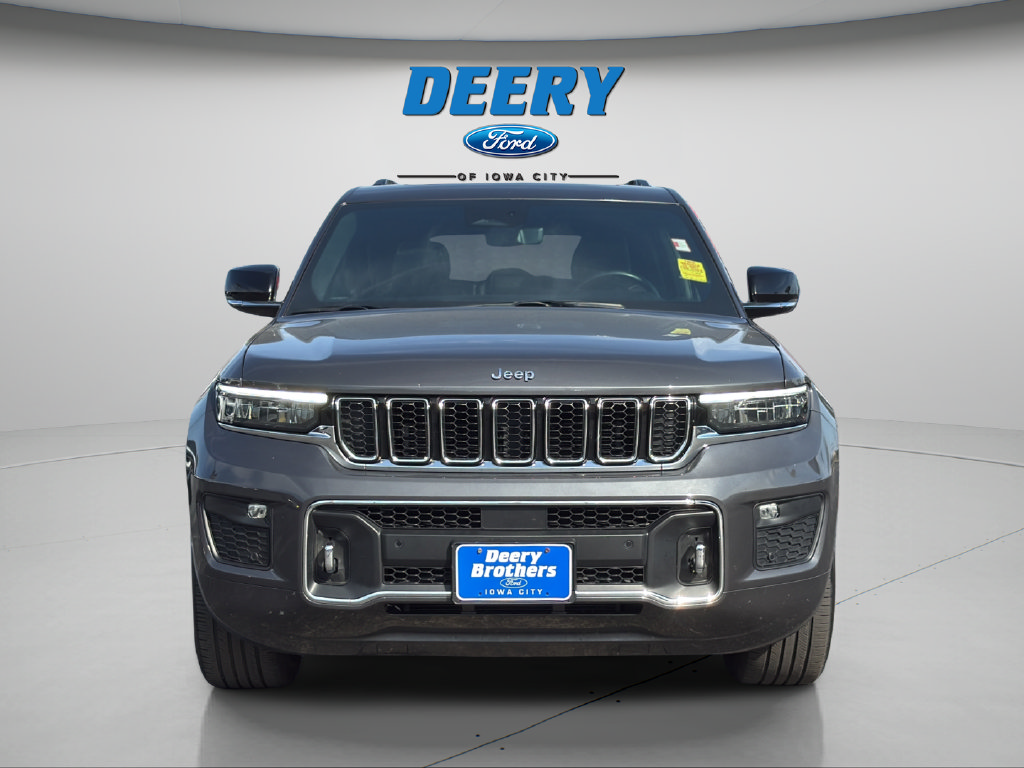 Used 2022 Jeep Grand Cherokee Overland w/ Luxury Tech Group IV AWD/4WD image 16