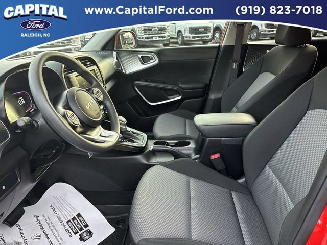 Used 2025 Kia Soul LX w/ LX Technology Package image 17