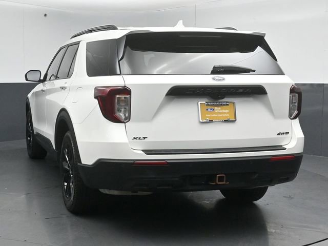 Certified 2022 Ford Explorer XLT w/ Equipment Group 202A AWD/4WD image 6