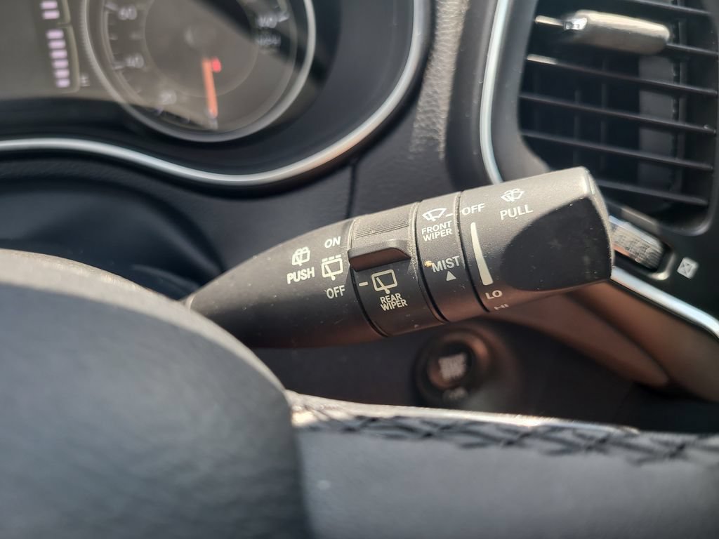 Used 2020 Jeep Cherokee Latitude Plus FWD image 27