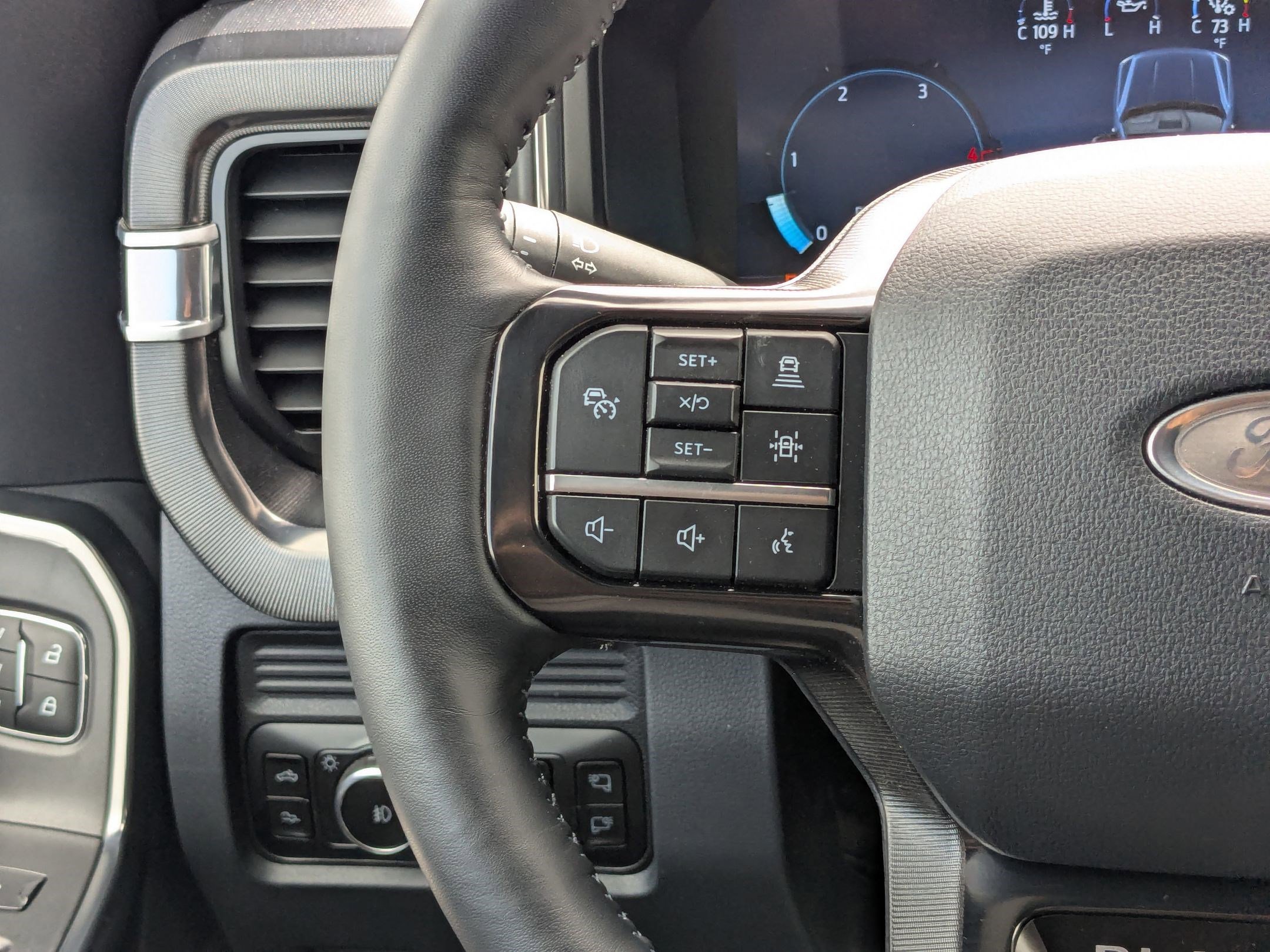 Certified 2026 Ford F450 Platinum w/ FX4 Off-Road Package AWD/4WD image 22