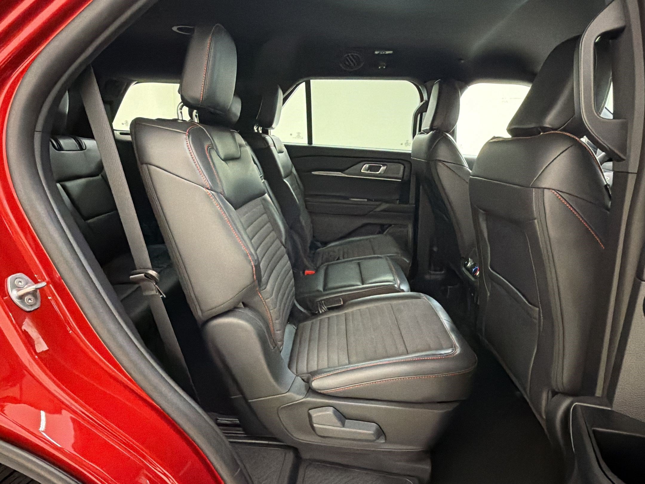 Certified 2025 Ford Explorer ST-Line RWD image 33