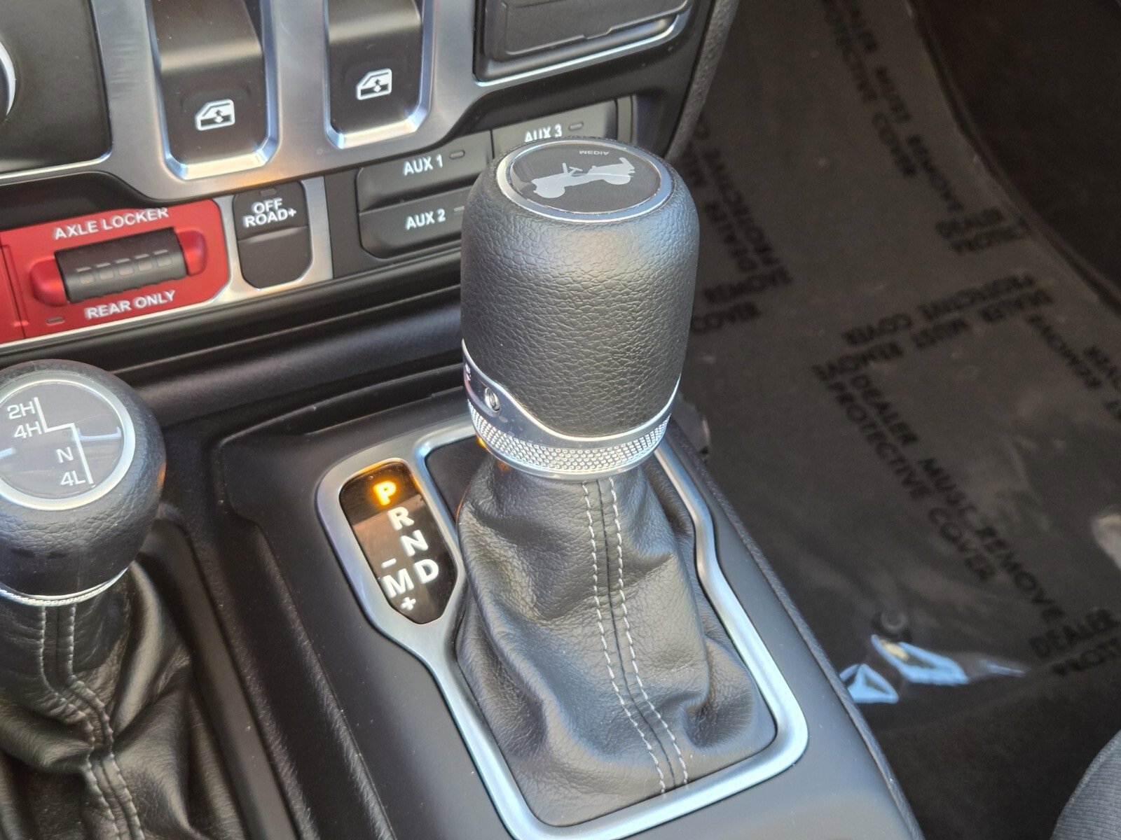 Used 2025 Jeep Wrangler Sport image 23