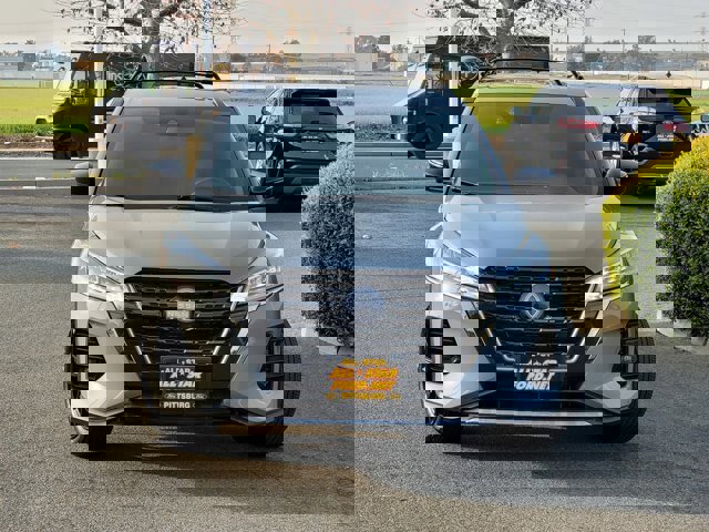 Used 2023 Nissan Kicks SR w/ Exterior Package image 8