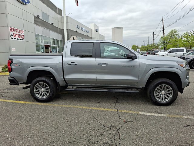 Used 2024 Chevrolet Colorado LT w/ LT Convenience Package AWD/4WD image 18
