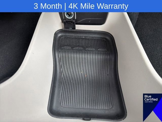 Used 2023 Chrysler Voyager LX FWD image 36