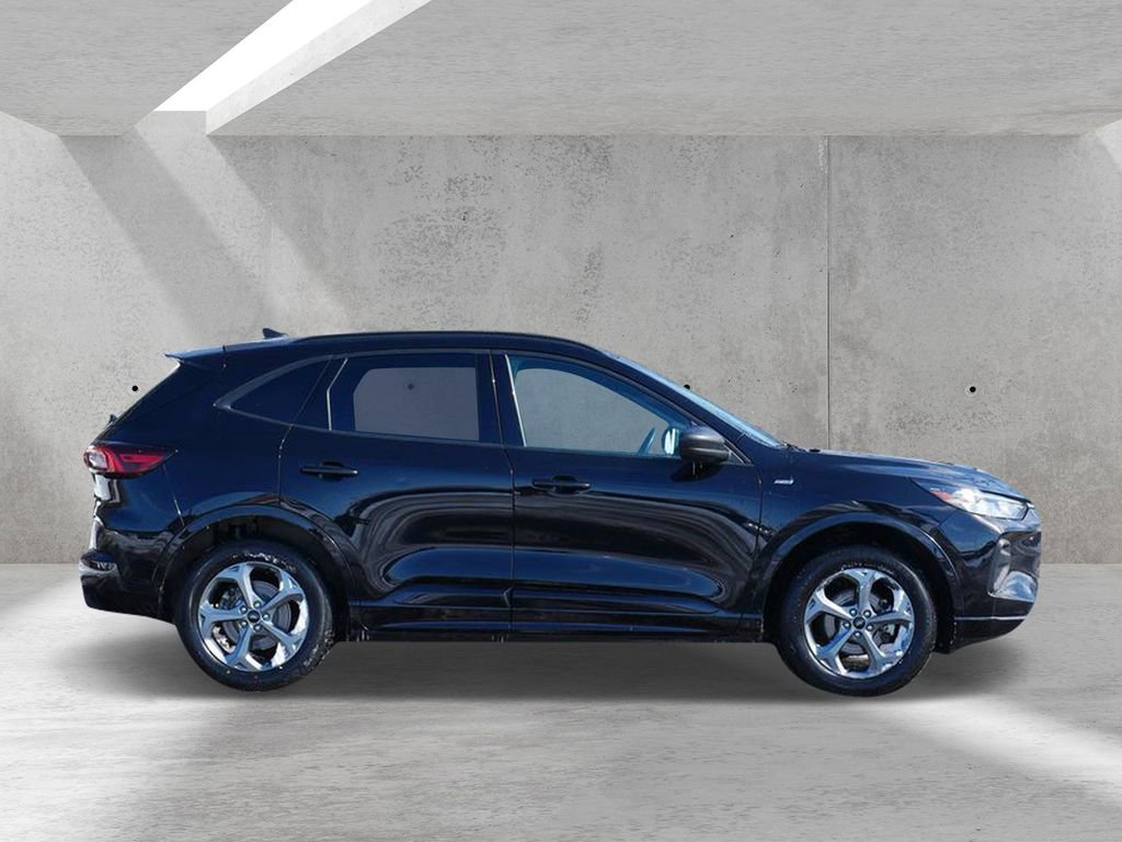 Certified 2024 Ford Escape ST-Line AWD/4WD image 2