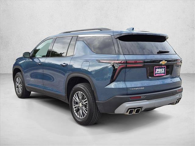 Used 2025 Chevrolet Traverse LT w/ Driver Confidence Package FWD image 7