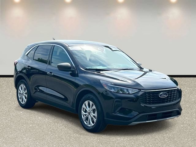 Certified 2023 Ford Escape Active w/ Cold Weather Package FWD image 3