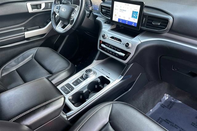 Certified 2022 Ford Explorer XLT w/ Equipment Group 202A image 15