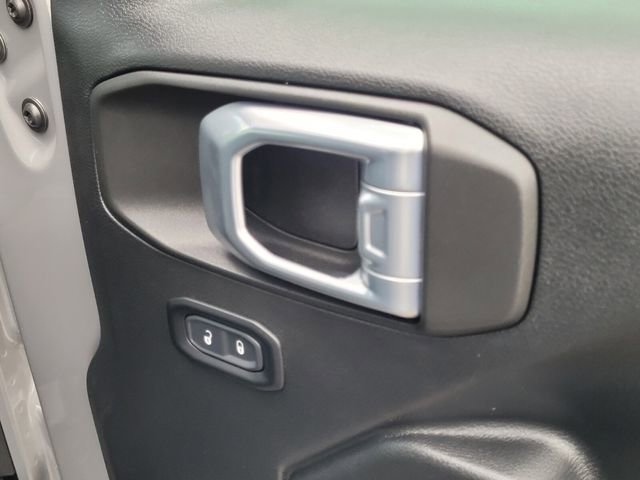 Used 2021 Jeep Gladiator Sport image 14