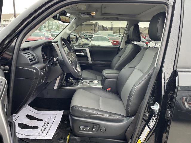 Used 2022 Toyota 4Runner SR5 Premium image 17