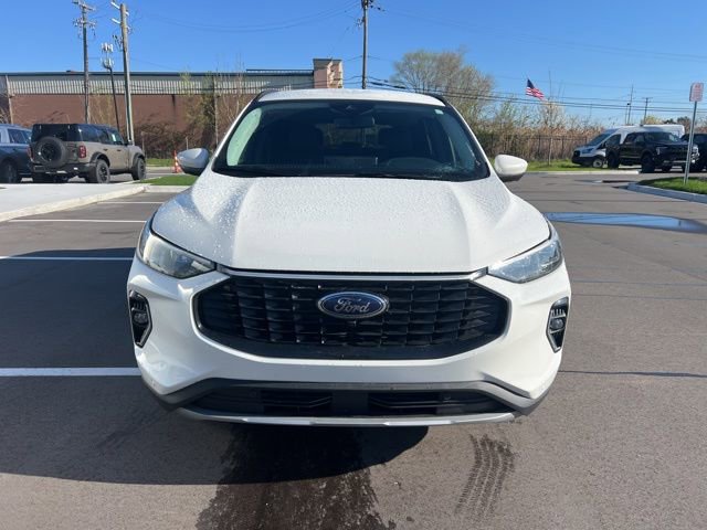 Certified 2023 Ford Escape Platinum AWD/4WD image 2