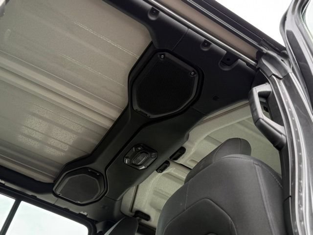 Used 2022 Jeep Gladiator Sport AWD/4WD image 17