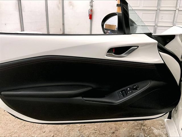 Used 2019 MAZDA MX-5 Miata RF Club RWD image 22
