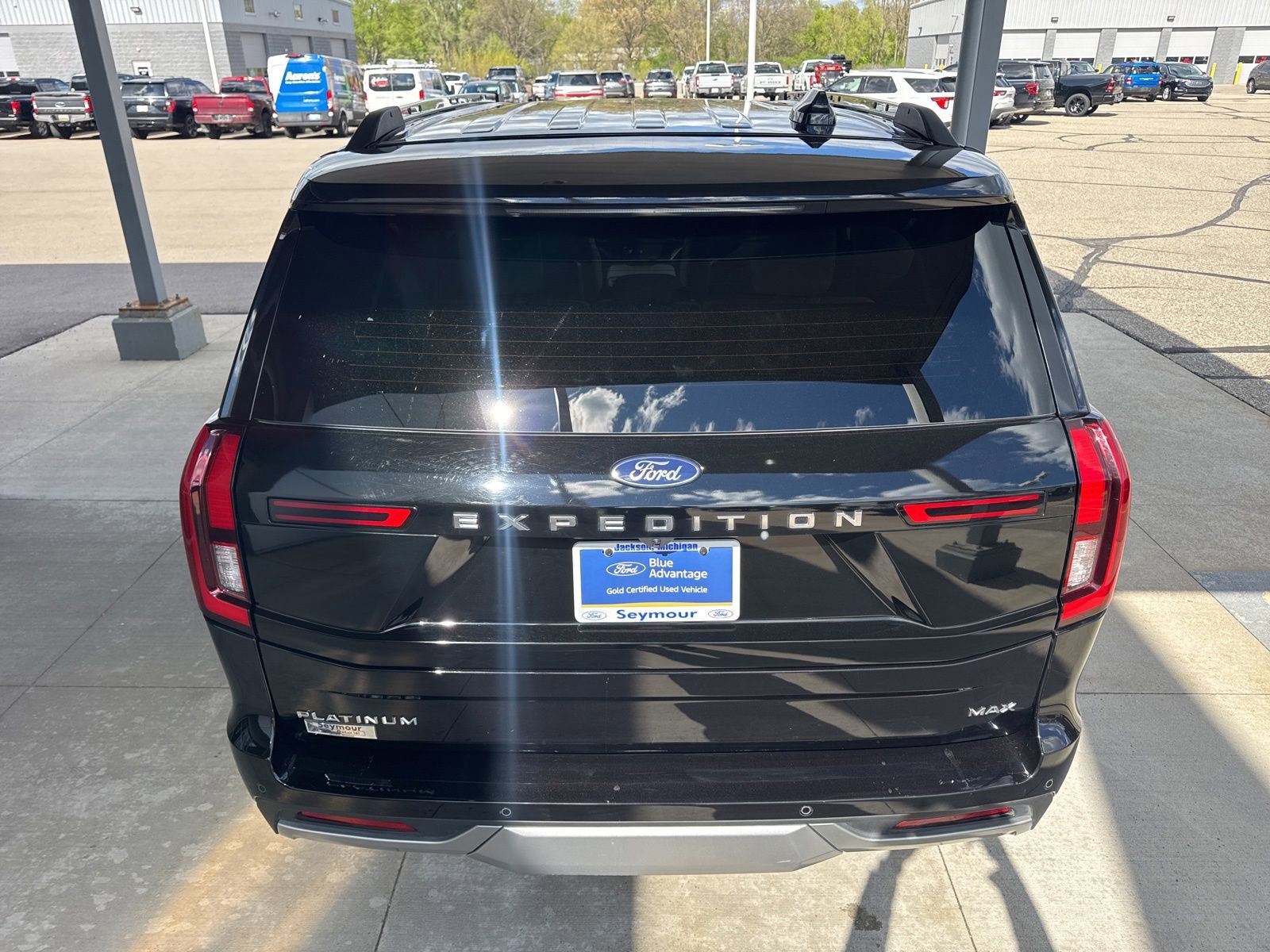 Certified 2025 Ford Expedition Max Platinum w/ Driver's Package AWD/4WD image 7