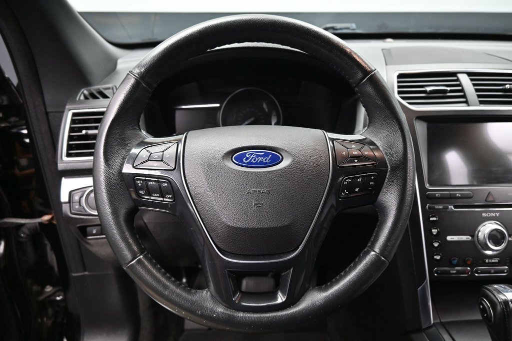 Certified 2018 Ford Explorer Limited AWD/4WD image 12