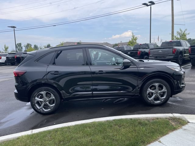 Certified 2024 Ford Escape ST-Line w/ Tech Pack #1 AWD/4WD image 6
