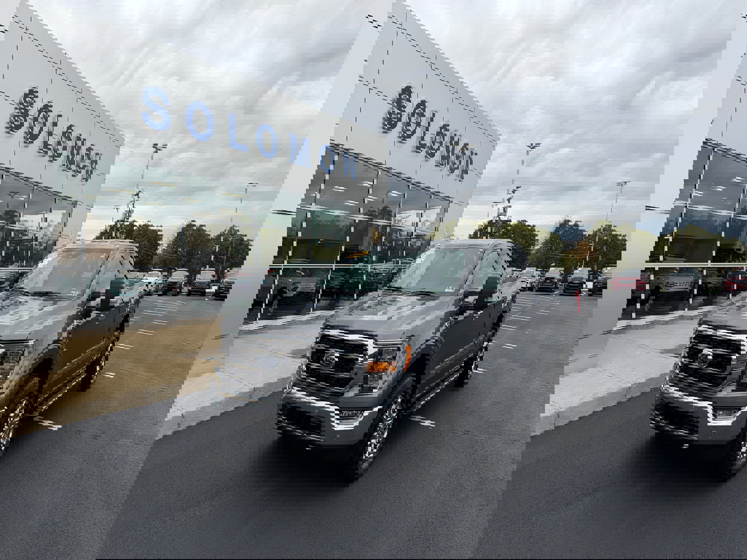 Certified 2021 Ford F150 XLT w/ Equipment Group 302A High image 8