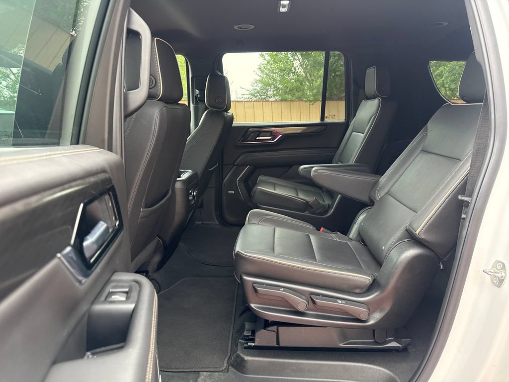 Used 2025 GMC Yukon XL Elevation AWD/4WD image 22