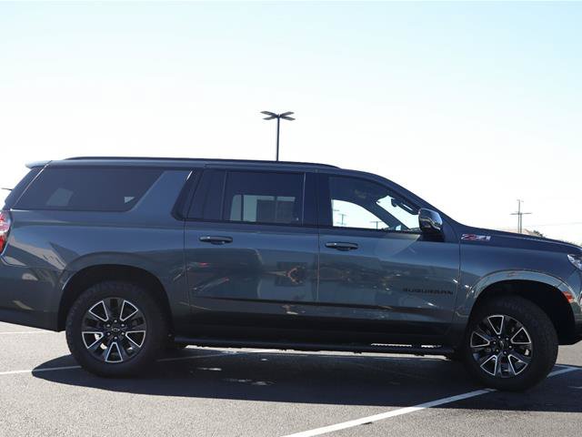 Used 2021 Chevrolet Suburban Z71 w/ Z71 Off-Road Package AWD/4WD image 9