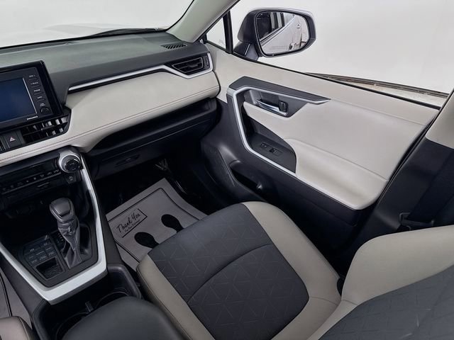 Used 2022 Toyota RAV4 XLE image 22