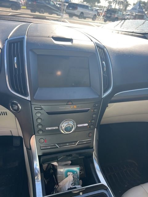 Certified 2019 Ford Edge Titanium FWD image 5