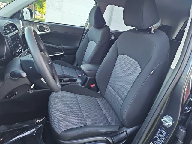 Used 2024 Kia Soul LX w/ Option Group 015 FWD image 14