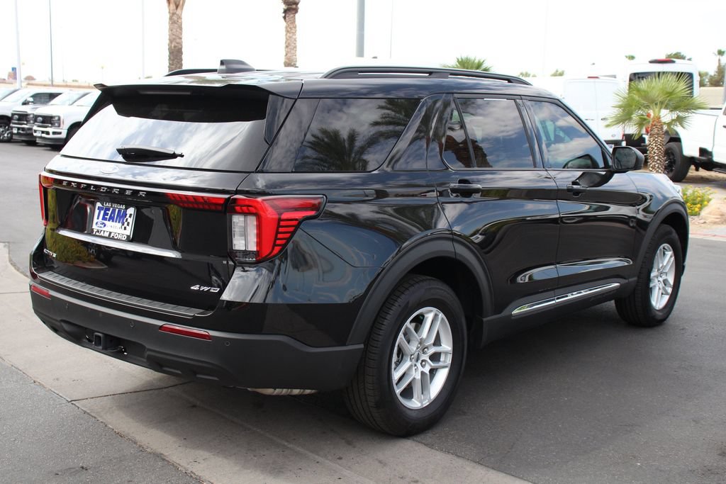 Certified 2025 Ford Explorer Active AWD/4WD image 8