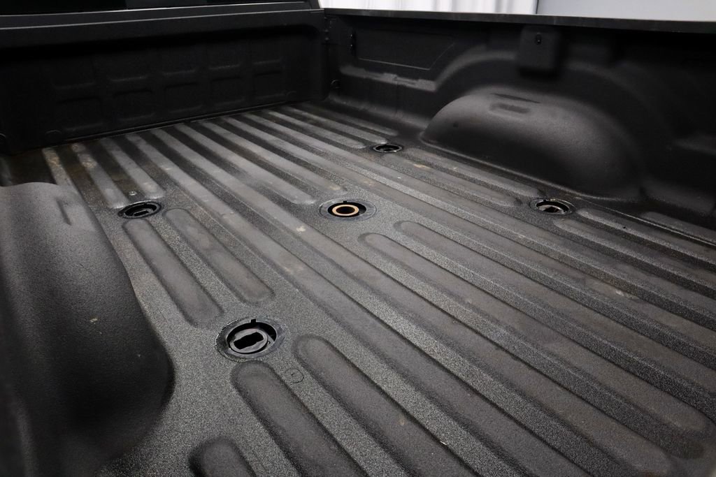 Used 2025 RAM 3500 Laramie AWD/4WD image 12
