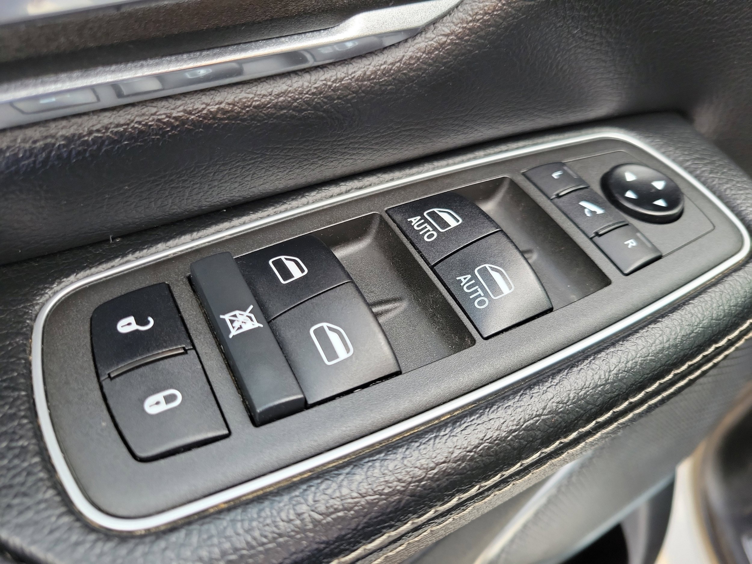 Used 2021 RAM 1500 Laramie w/ Sport Appearance Package AWD/4WD image 18