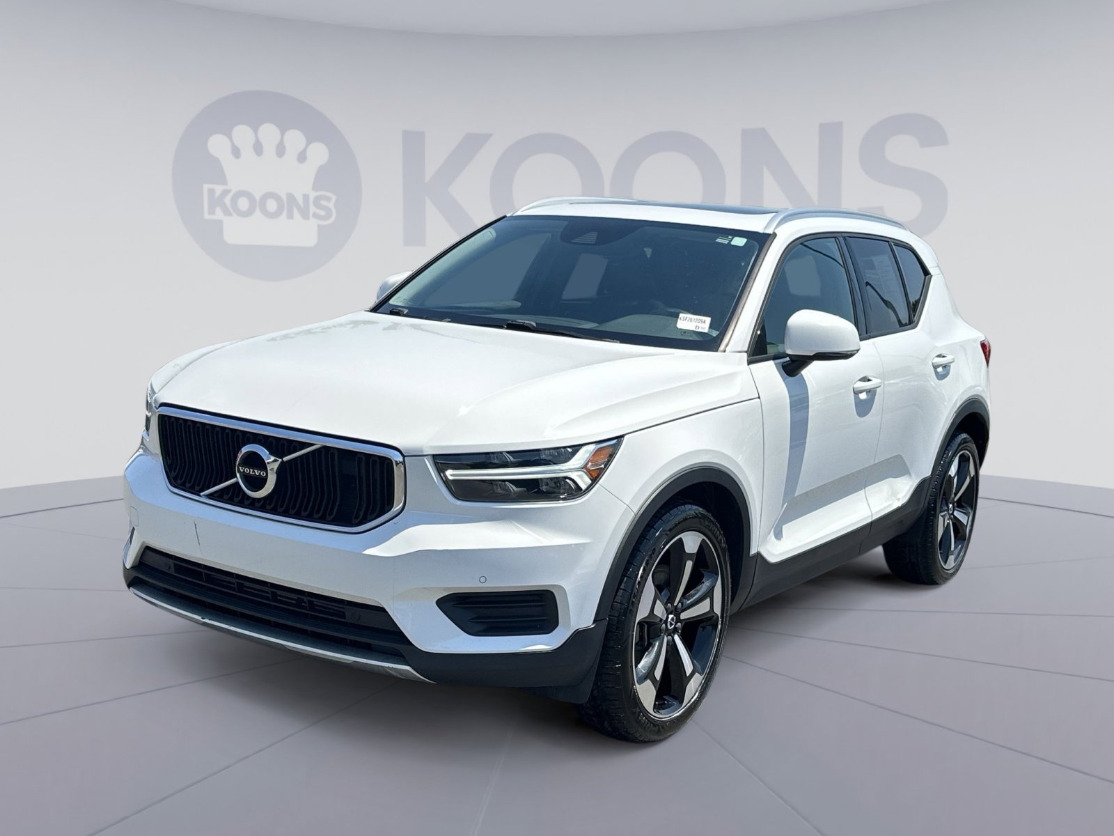 Used 2020 Volvo XC40 T5 Momentum w/ Protection Package Premier AWD/4WD image 1