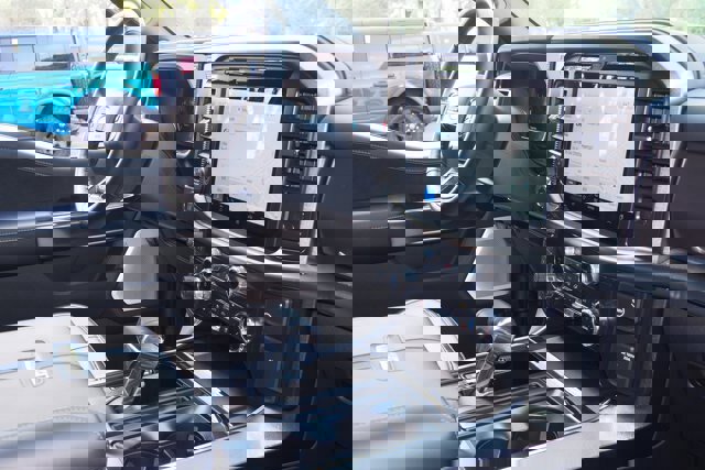 Certified 2025 Ford F150 Platinum w/ Equipment Group 702A High image 11