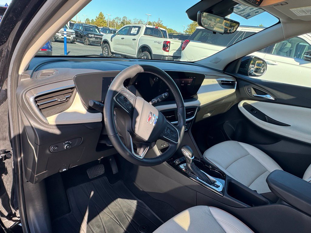 Used 2024 Buick Encore GX Avenir w/ Avenir Technology Package FWD image 9
