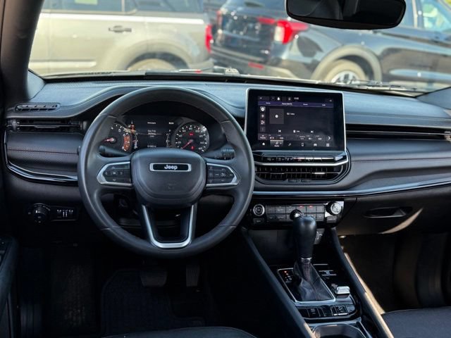 Used 2023 Jeep Compass Trailhawk AWD/4WD image 5