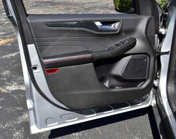 Certified 2023 Ford Escape ST-Line w/ Tech Pack #1 AWD/4WD image 27