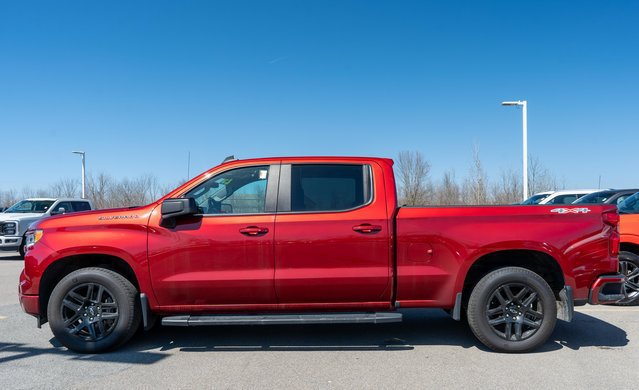 Used 2023 Chevrolet Silverado 1500 RST w/ Protection Package AWD/4WD image 9