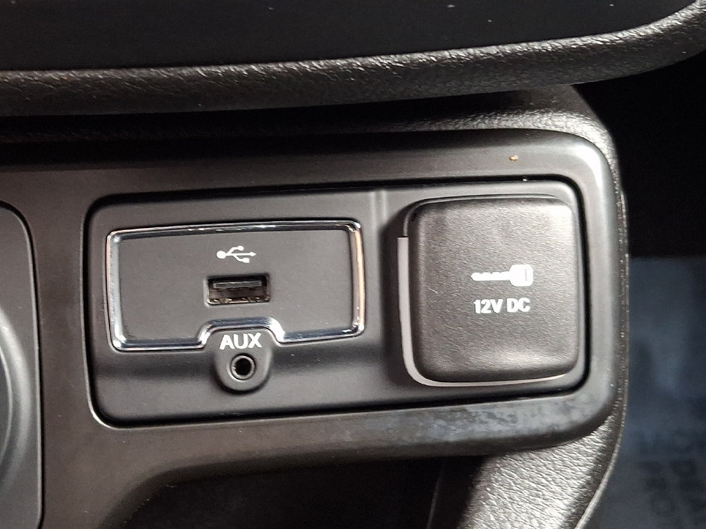 Used 2023 Jeep Renegade Latitude w/ Premium Group AWD/4WD image 23
