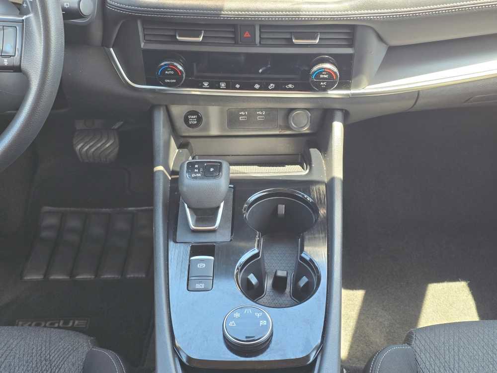 Used 2024 Nissan Rogue SV AWD/4WD image 13