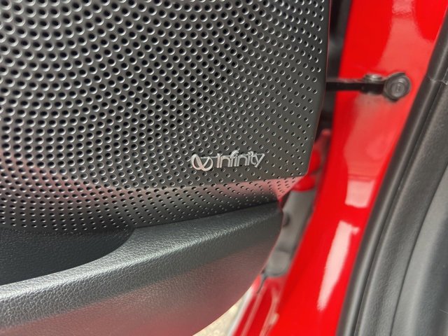 Used 2021 Hyundai Veloster N image 9