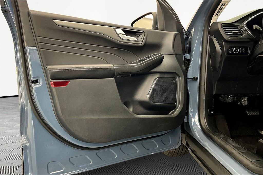 Certified 2025 Ford Escape SE image 23
