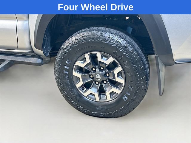 Used 2022 Toyota Tacoma TRD Off-Road w/ Technology Package AWD/4WD image 7