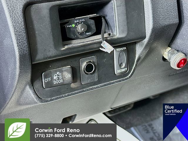 Used 2017 Toyota Tacoma SR5 AWD/4WD image 13