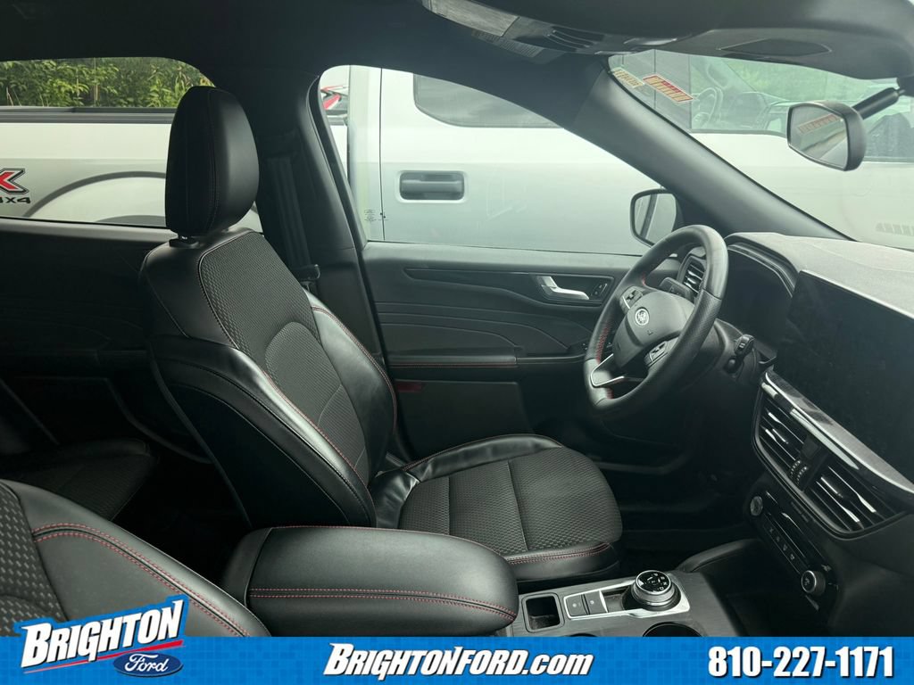 Certified 2023 Ford Escape ST-Line w/ Tech Pack #1 AWD/4WD image 7
